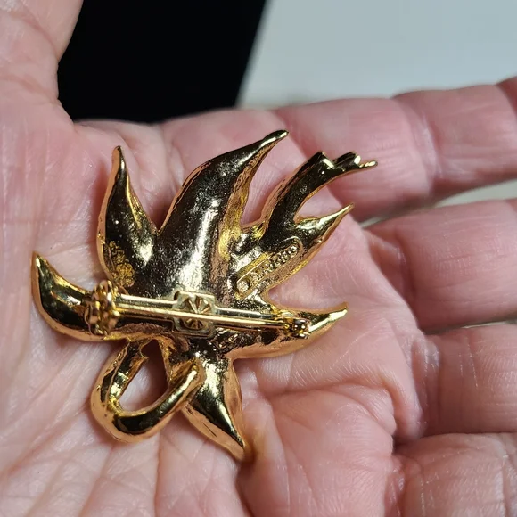 Gerry Palm Leaves Gold Brooch - Picture 2 of 3
